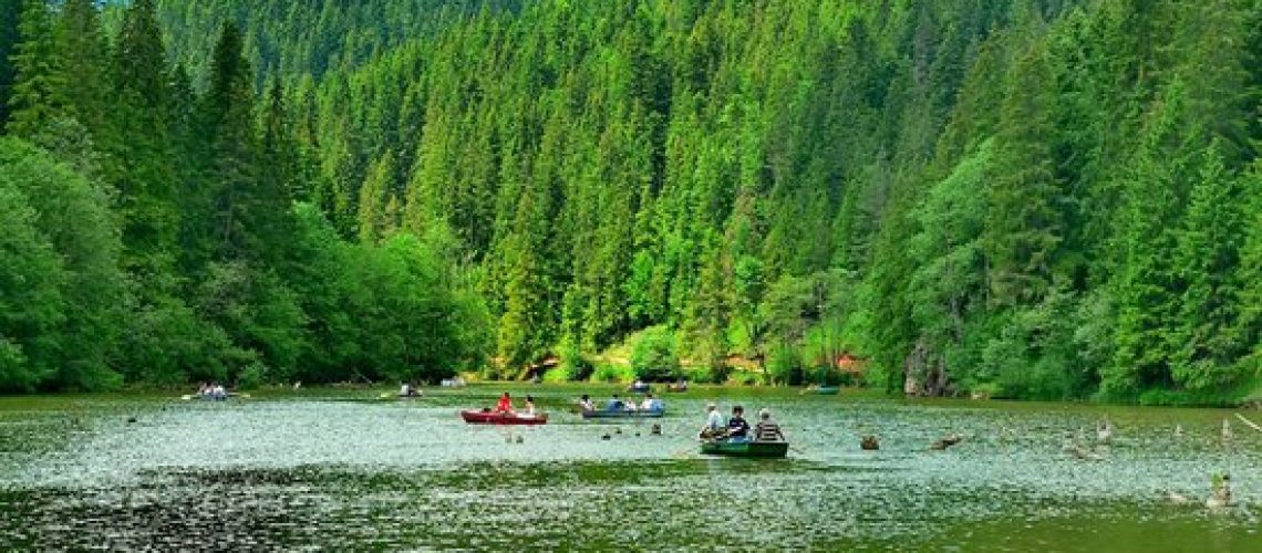 lacu-rosu-red-lake